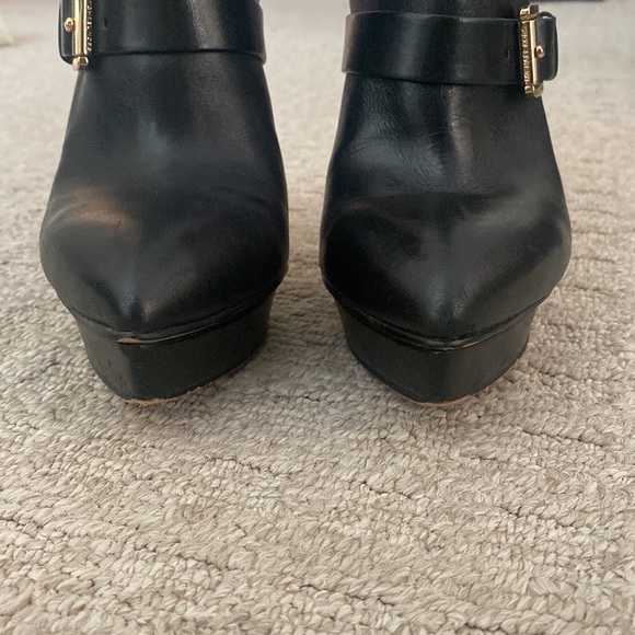 Michael Kors Bryn Gold Studded Buckle Leather Platform Stiletto Heeled Boots 7 - Picture 6 of 11